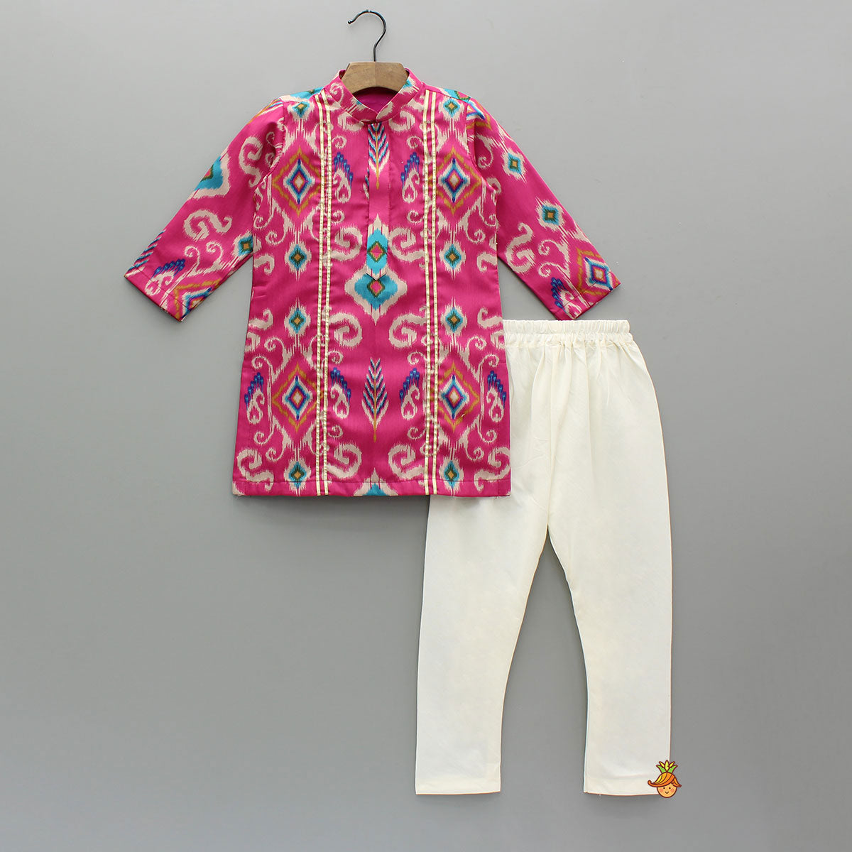 Pre Order: Ikat Printed Kurta With Churidar