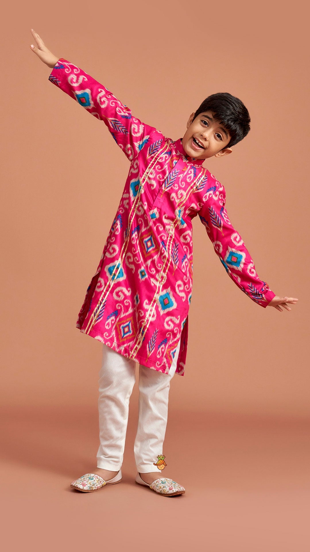 Pre Order: Ikat Printed Kurta With Churidar