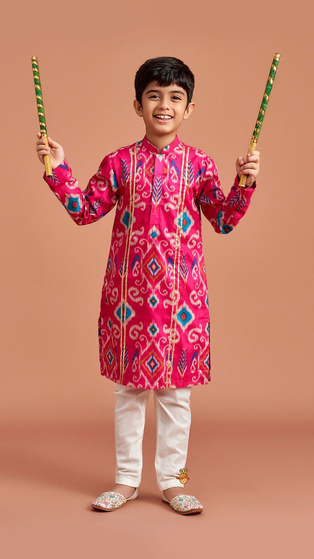 Pre Order: Ikat Printed Kurta With Churidar