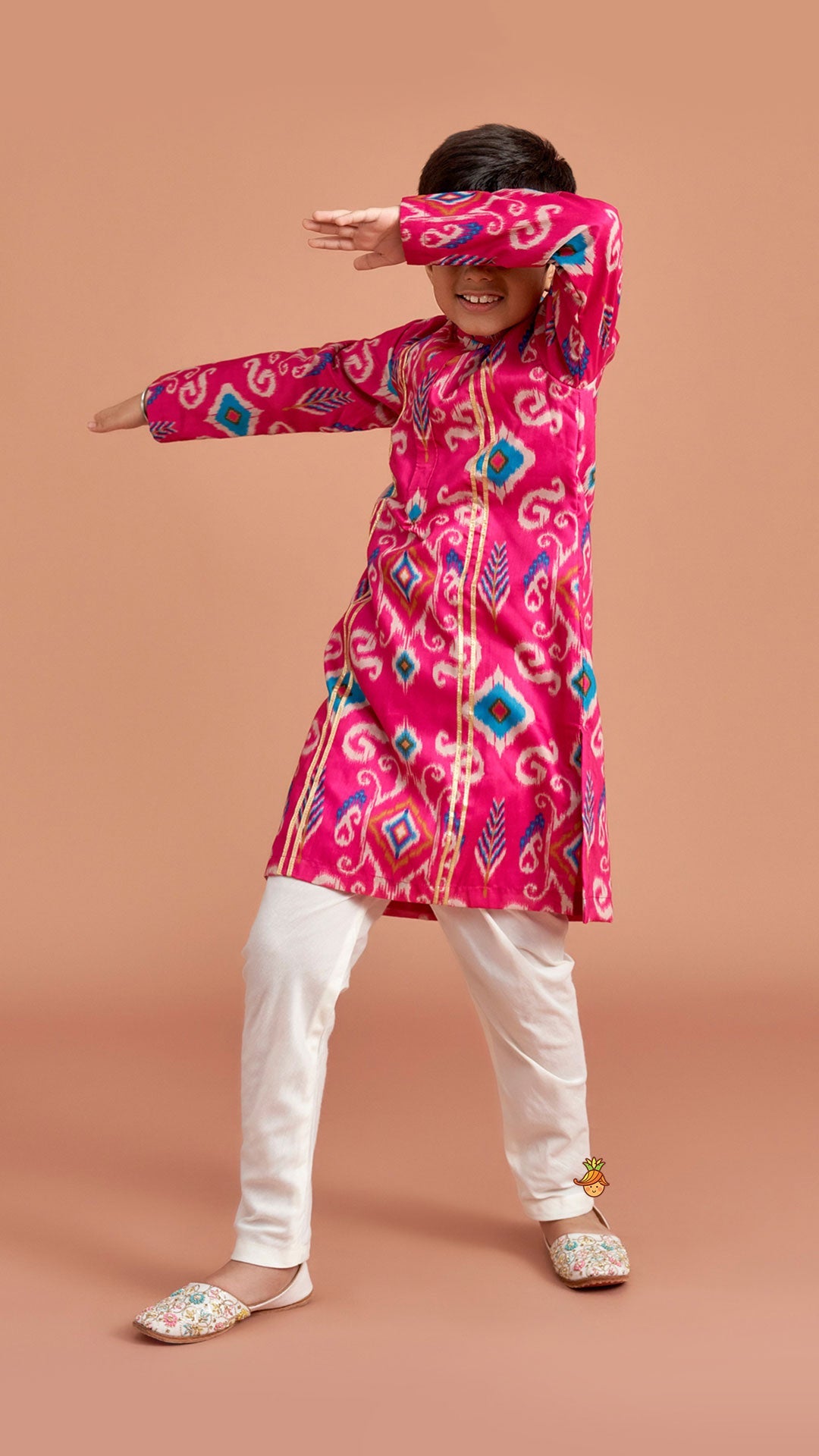 Pre Order: Ikat Printed Kurta With Churidar