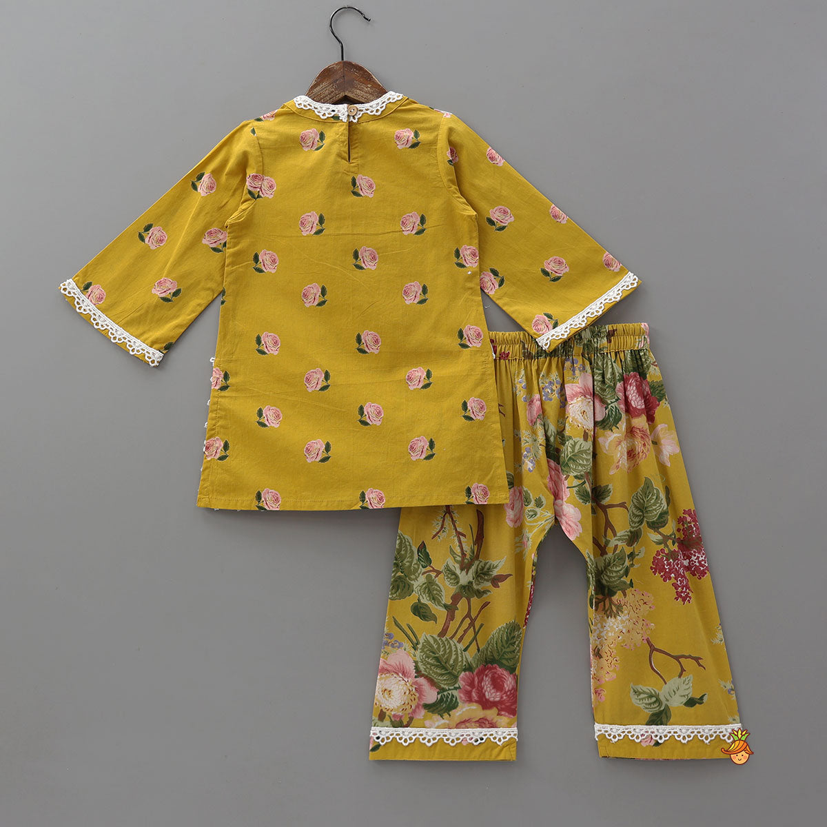 Hand Block Floral Printed Lace Detailed Kurti With Pant